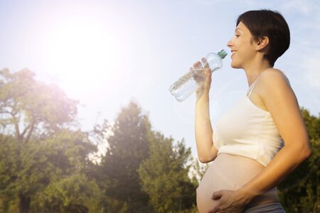 consejos de hidratación para embarazadas